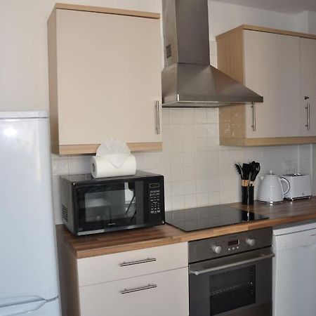 Stunning 2 Bedroom Apt Milton Keynes Exteriör bild