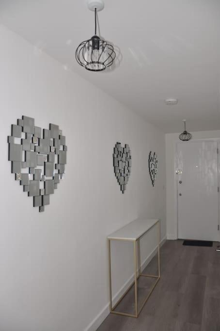 Stunning 2 Bedroom Apt Milton Keynes Exteriör bild