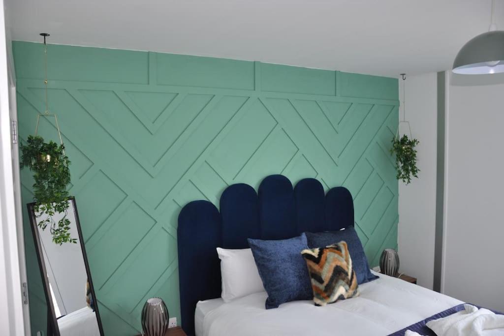 Stunning 2 Bedroom Apt Milton Keynes Exteriör bild