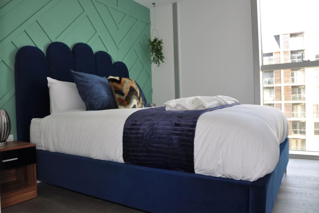 Stunning 2 Bedroom Apt Milton Keynes Exteriör bild